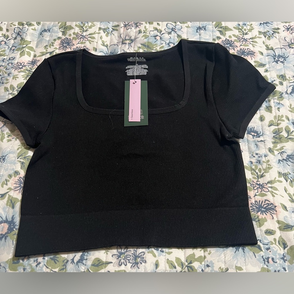 Women’s Wild Fable Crop Top Size (M)